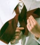 Fotky k článku Jak uvázat kravatu, návod na vázání kravaty