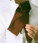 Fotky k článku Jak uvázat kravatu, návod na vázání kravaty