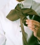 Fotky k článku Jak uvázat kravatu, návod na vázání kravaty