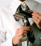 Fotky k článku Jak uvázat kravatu, návod na vázání kravaty