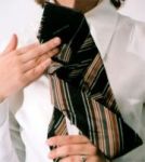 Fotky k článku Jak uvázat kravatu, návod na vázání kravaty