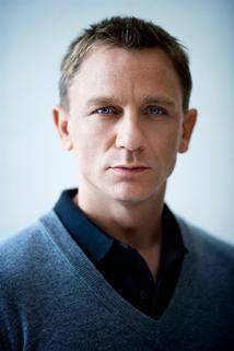 Daniel Craig - Protřepat, nemíchat!