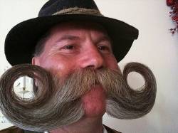 Vyberte si knír - Movember už začal