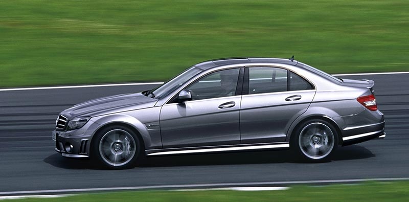 Mercedes-Benz C63 AMG - 450 koní pro SuperCé