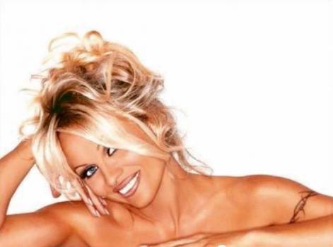 Nahá Pamela Anderson - VIDEO